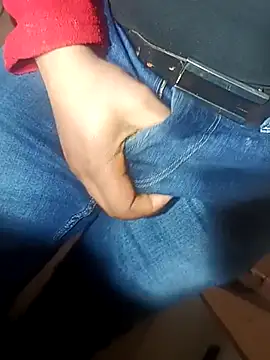 Snapshot of franko1987 chatting on March 2, 6:59 am franko1987 online show from March 2, 6:59 am