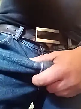 Snapshot of franko1987 chatting on March 8, 9:17 am franko1987 online show from March 8, 9:17 am