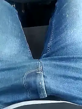 Snapshot of franko1987 chatting on March 10, 10:26 am franko1987 online show from March 10, 10:26 am