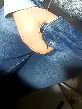 Snapshot of franko1987 chatting on March 18, 4:37 am franko1987 online show from March 18, 4:37 am