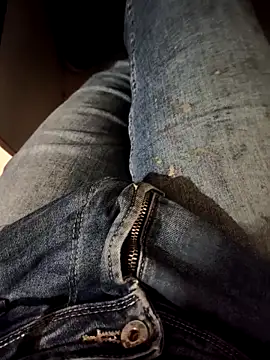 Snapshot of franko1987 chatting on February 23, 5:27 am franko1987 online show from February 23, 5:27 am