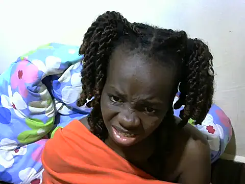 Snapshot of Thicky_kyla chatting on May 16, 12:51 am Thicky kyla online show from May 16, 12:51 am