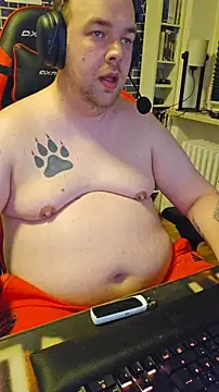 Snapshot of PupW0lfy chatting on February 15, 6:37 pm PupW0lfy online show from February 15, 6:37 pm