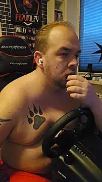 Snapshot of PupW0lfy chatting on February 16, 3:52 pm PupW0lfy online show from February 16, 3:52 pm