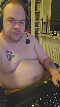 Snapshot of PupW0lfy chatting on February 22, 7:23 pm PupW0lfy online show from February 22, 7:23 pm