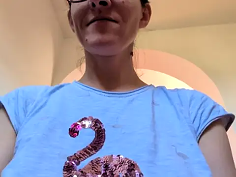 Snapshot of Milky_hairy_mommy chatting on July 16, 6:52 am Milky hairy mommy online show from July 16, 6:52 am
