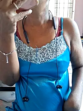 Snapshot of Tamil--Rani chatting on April 15, 10:22 am Tamil--Rani online show from April 15, 10:22 am