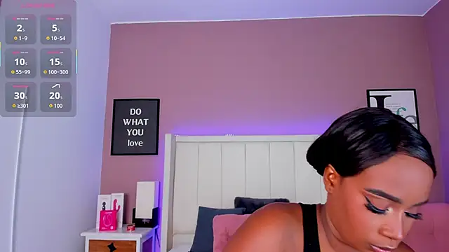 Britanymooree online show from October 22, 7:35 pm