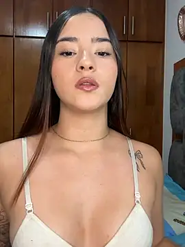 Snapshot of Veronica_isaza__ chatting on July 3, 10:43 am Veronica isaza online show from July 3, 10:43 am
