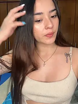 Snapshot of Veronica_isaza__ chatting on July 4, 7:03 am Veronica isaza online show from July 4, 7:03 am