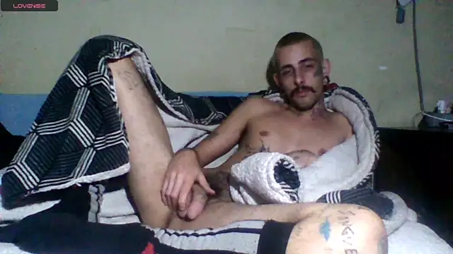 Snapshot of sellvageria chatting on May 23, 4:18 am sellvageria online show from May 23, 4:18 am