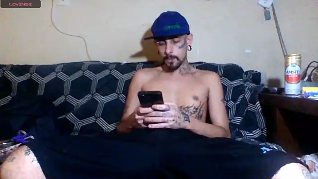 Snapshot of sellvageria chatting on June 6, 7:51 pm sellvageria online show from June 6, 7:51 pm
