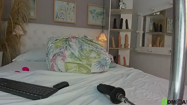 Snapshot of _sofhiaa_ chatting on July 18, 1:04 pm sofhiaa online show from July 18, 1:04 pm