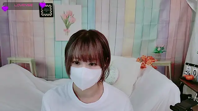 Snapshot of SERA-xx- chatting on October 7, 12:41 am SERA-xx- online show from October 7, 12:41 am