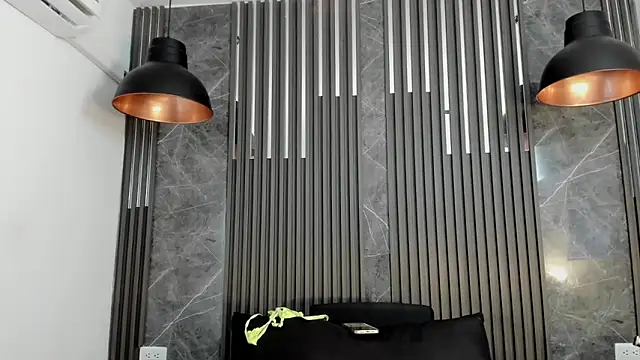 SaraiEvans online show from November 1, 3:30 am