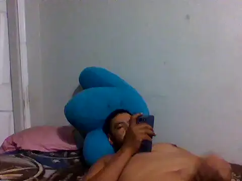 Snapshot of Fernando09678 chatting on February 18, 7:48 am Fernando09678 online show from February 18, 7:48 am