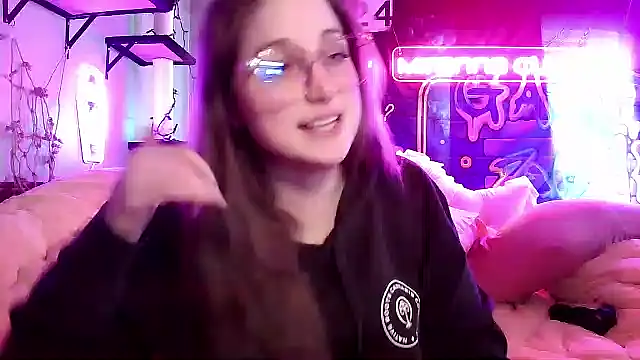 mirannacult online show from February 25, 8:30 pm