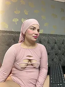 Snapshot of Layla_kaderr chatting on April 14, 11:22 pm Layla kaderr online show from April 14, 11:22 pm