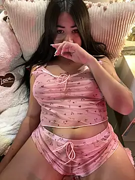 Snapshot of _MadiLee_ chatting on December 29, 3:33 am MadiLee online show from December 29, 3:33 am