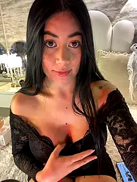 Snapshot of _MadiLee_ chatting on October 19, 2:56 am MadiLee online show from October 19, 2:56 am