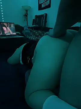 Snapshot of DaHomeEDubs chatting on December 24, 12:33 pm DaHomeEDubs online show from December 24, 12:33 pm