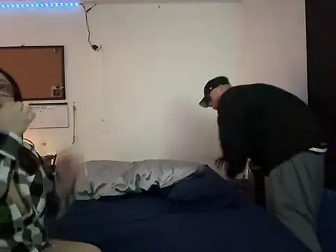 Snapshot of DaHomeEDubs chatting on January 10, 11:22 am DaHomeEDubs online show from January 10, 11:22 am