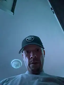 Snapshot of DaHomeEDubs chatting on March 5, 1:50 pm DaHomeEDubs online show from March 5, 1:50 pm