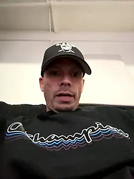 Snapshot of DaHomeEDubs chatting on January 10, 5:31 am DaHomeEDubs online show from January 10, 5:31 am