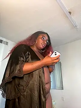 Snapshot of LillShayy chatting on October 12, 3:00 pm LillShayy online show from October 12, 3:00 pm