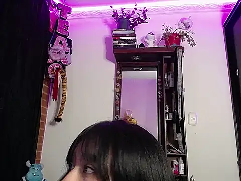 Snapshot of iam_valery chatting on February 20, 12:41 am iam valery online show from February 20, 12:41 am