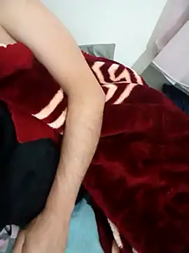 Snapshot of man-215 chatting on December 25, 11:22 am man-215 online show from December 25, 11:22 am