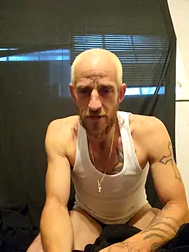 Snapshot of 5g4ever chatting on February 11, 9:14 pm 5g4ever online show from February 11, 9:14 pm