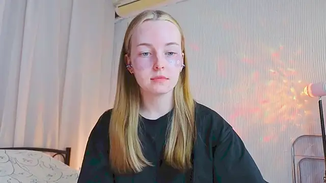 Wild  flowers online show from April 11, 11:42 pm