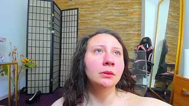 AishaRouhi online show from March 10, 5:45 am