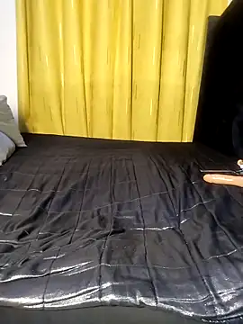 Hugemassivebootie online show from March 19, 7:18 pm