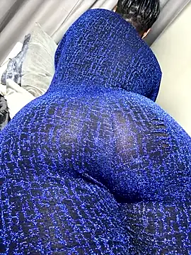 Snapshot of Hugemassivebootie chatting on June 2, 5:15 pm Hugemassivebootie online show from June 2, 5:15 pm