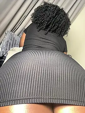 Hugemassivebootie online show from July 8, 6:34 pm