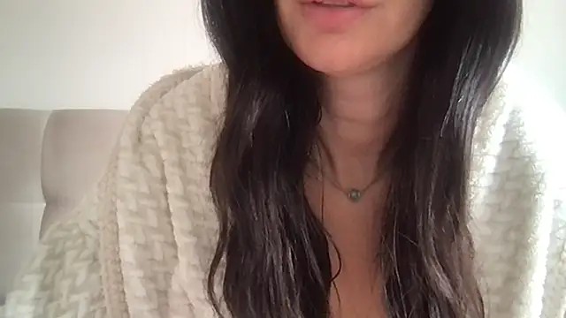 paolajonez online show from January 5, 5:38 pm