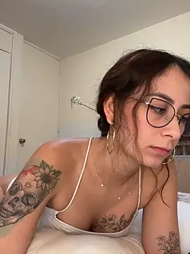 Snapshot of juanasnz99 chatting on December 22, 6:06 am juanasnz99 online show from December 22, 6:06 am