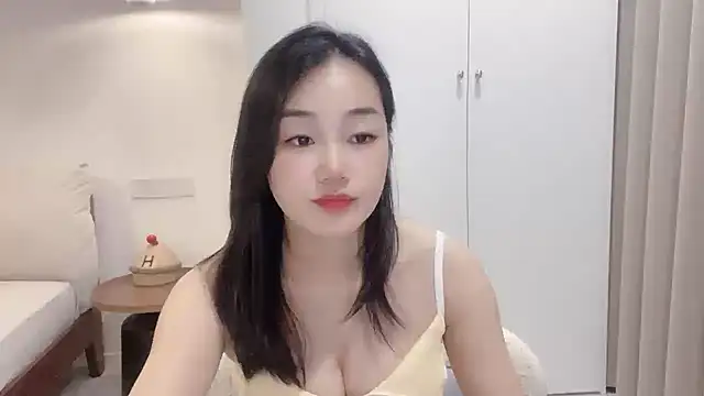 Snapshot of cloud8822 chatting on June 18, 1:48 pm cloud8822 online show from June 18, 1:48 pm