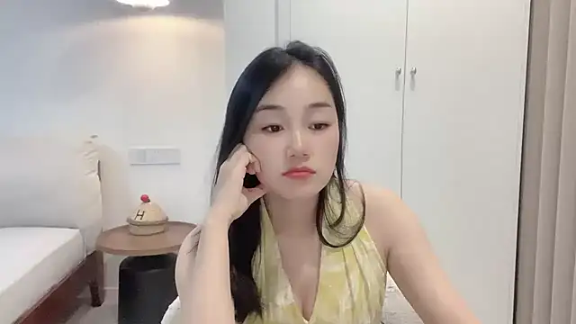 Snapshot of cloud8822 chatting on June 29, 1:22 pm cloud8822 online show from June 29, 1:22 pm
