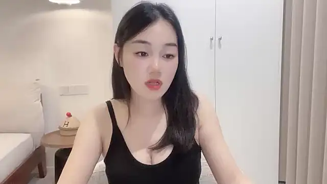 Snapshot of cloud8822 chatting on July 1, 1:45 pm cloud8822 online show from July 1, 1:45 pm