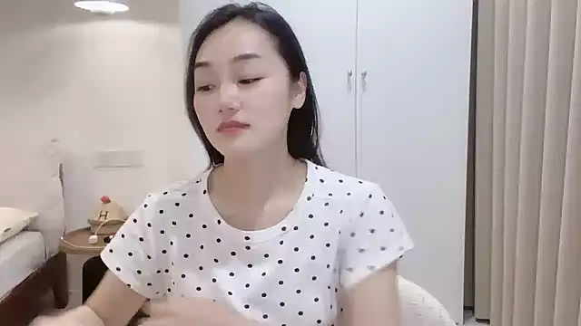 Snapshot of cloud8822 chatting on July 14, 2:56 pm cloud8822 online show from July 14, 2:56 pm