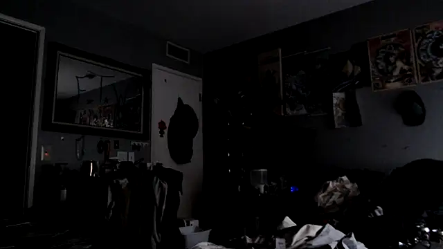 Snapshot of eavestease1 chatting on February 25, 4:27 pm eavestease1 online show from February 25, 4:27 pm