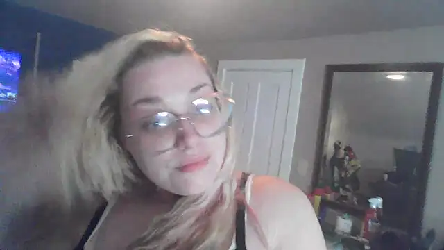 Snapshot of Lalalynn chatting on June 3, 2:33 pm Lalalynn online show from June 3, 2:33 pm