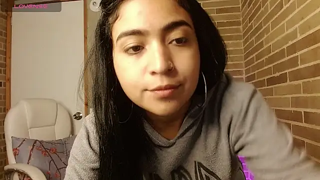 helenacyruss online show from February 3, 12:10 pm