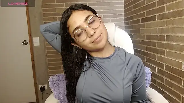 helenacyruss online show from February 12, 7:09 pm