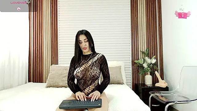 Snapshot of Maryantz chatting on April 25, 5:10 pm Maryantz online show from April 25, 5:10 pm