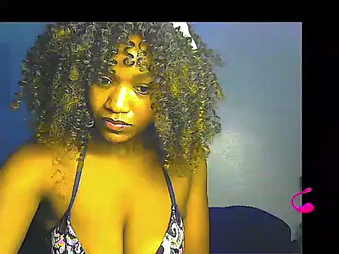 Snapshot of lilylovexx chatting on April 1, 3:40 am lilylovexx online show from April 1, 3:40 am