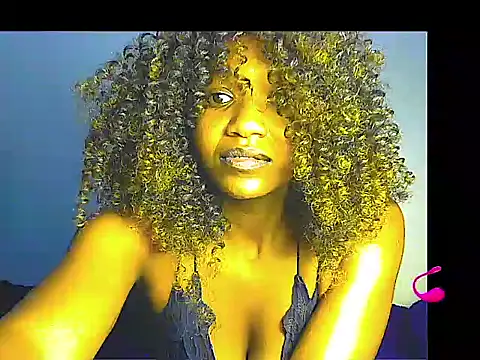 Snapshot of lilylovexx chatting on April 17, 4:32 pm lilylovexx online show from April 17, 4:32 pm
